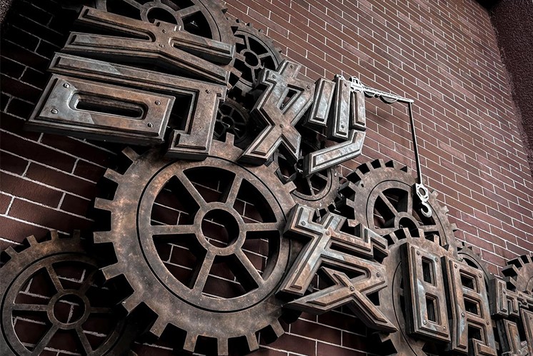 如何找到一家優質的標識牌制作廠家進行合作？