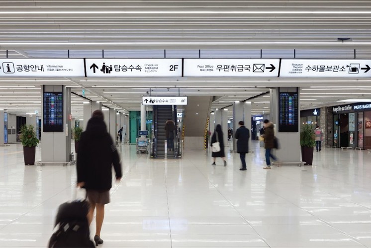 出行的人越來越多，標識引導系統在機場的應用要怎么做？