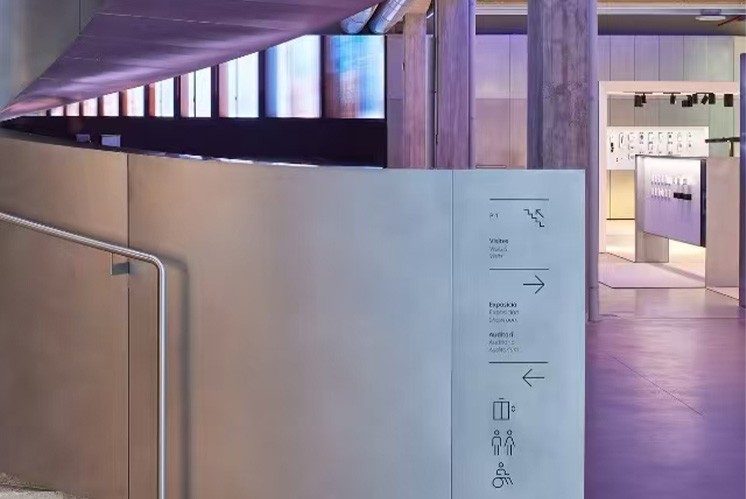 企業總部導視設計：以簡約之筆，繪指引華章