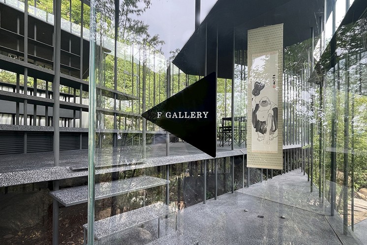 三角美學：FUKUTAKE TRES美術館導視系統中的幾何韻律